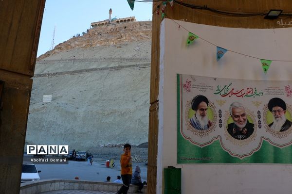 گلباران مزار شهدای قم در دهه فجر