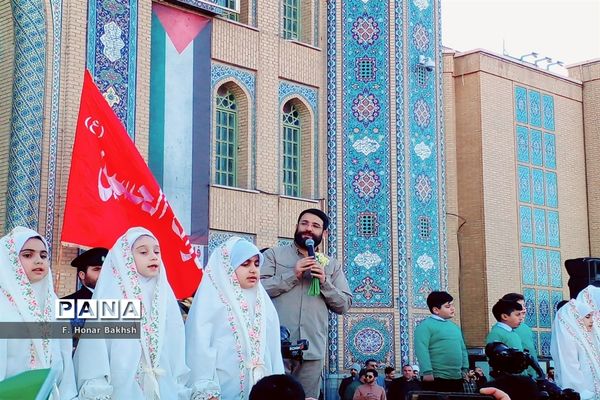 نخستین اجرای سرود «فرمانده مهدی» در مسجد جمکران