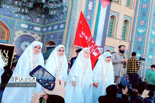 نخستین اجرای سرود «فرمانده مهدی» در مسجد جمکران