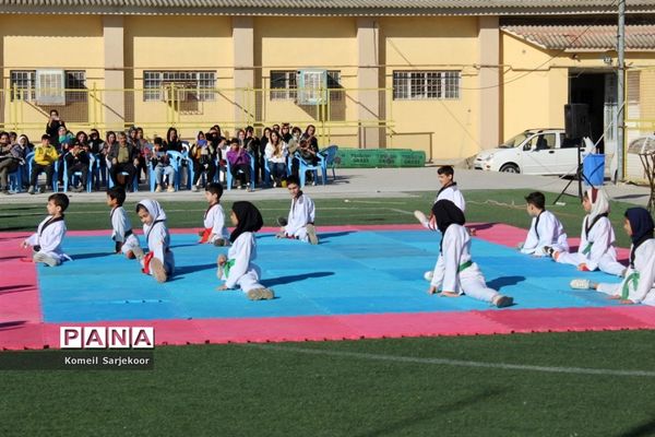 همایش تکواندو کاران در شهرستان گنبد