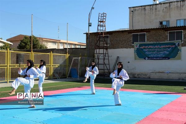 همایش تکواندو کاران در شهرستان گنبد