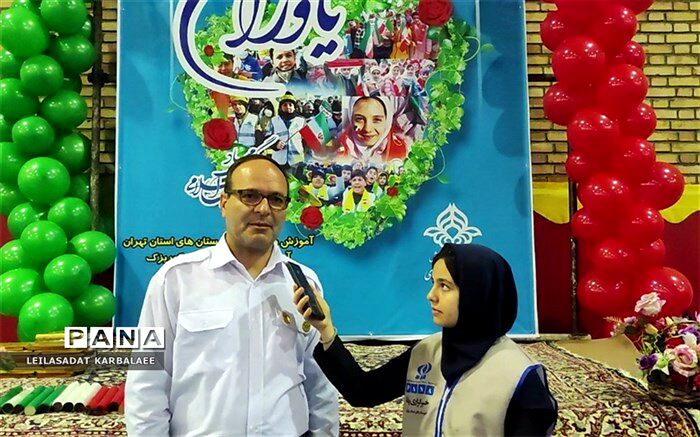 برگزاری مانور تشکیلاتی یاوران انقلاب‌ گرامیداشت یاد و خاطره ایام انقلاب توسط دانش‌آموزان است/ فیلم