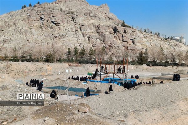 بازدید دانش‌آموزان دبیرستان  فرهنگ ام ابیها (س) ناحیه ۵  از مرکز فرهنگی و موزه دفاع مقدس