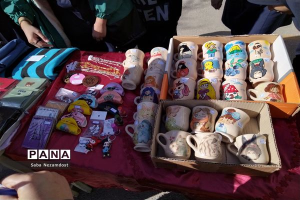 برگزاری بازارچه کسب و کار در مدرسه امجدی  ناحیه ۵ مشهد