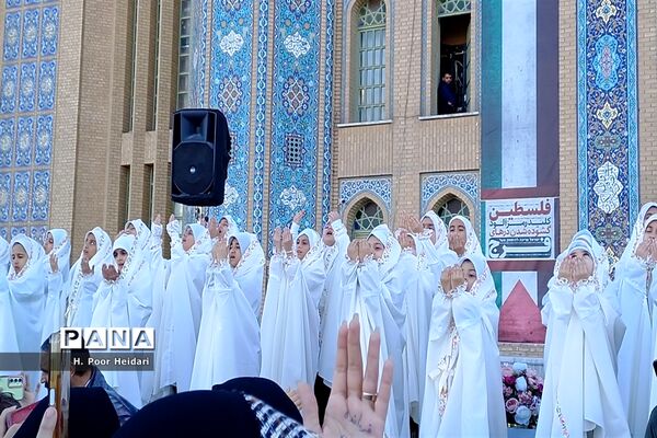 نخستین اجرای سرود »فرمانده مهدی» در مسجد مقدس جمکران-2