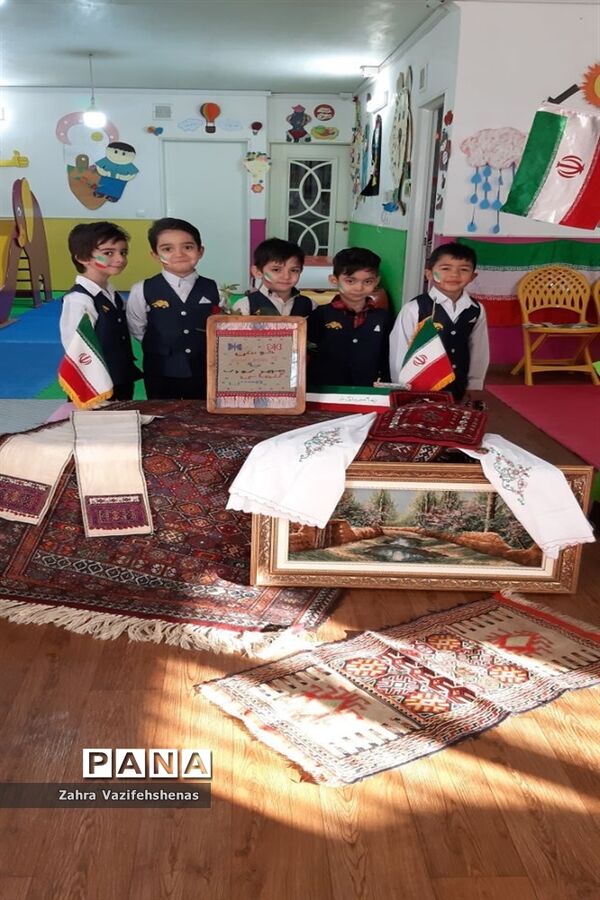 جشن انقلاب و ۲۲ بهمن در مهد کودک گل‌های هستی شهرستان شیروان