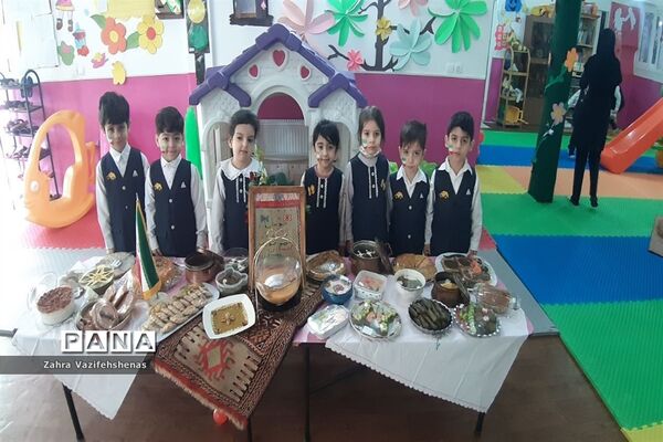 جشن انقلاب و ۲۲ بهمن در مهد کودک گل‌های هستی شهرستان شیروان