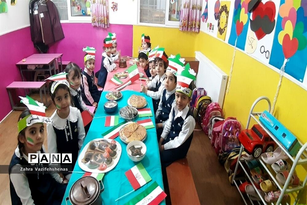 جشن انقلاب و ۲۲ بهمن در مهد کودک گل‌های هستی شهرستان شیروان