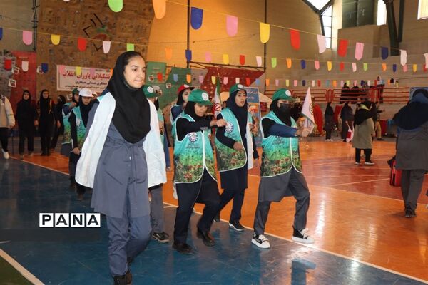 تصاویری از مانور نمادین یاوران انقلاب در سالن شهید تندگویان بروجن