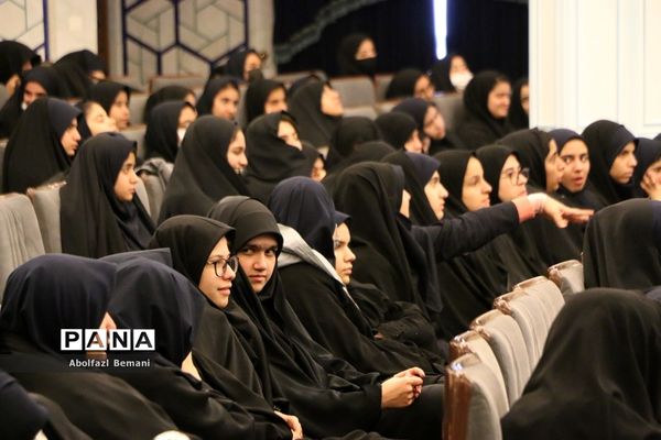 یادواره «پدران آسمانی» در دبیرستان شاهد نجمیه قم -1