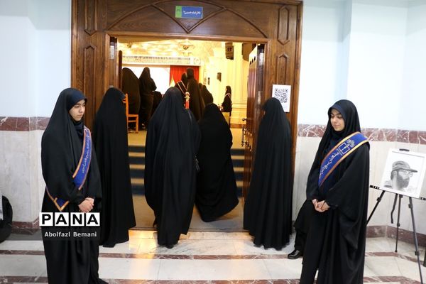 یادواره «پدران آسمانی» در دبیرستان شاهد نجمیه قم -1