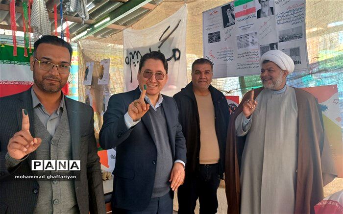 جهاد تبیین امروز وظیفه همه ما به‌خصوص دانش‌آموزان است