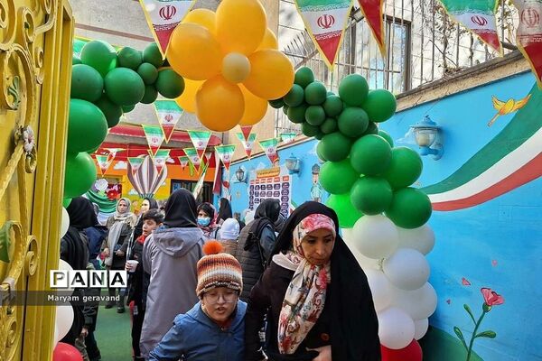 جشن انقلاب در مدارس ناحیه 2 شهرری