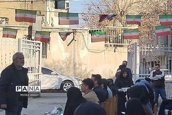 جشن انقلاب در مدارس ناحیه 2 شهرری