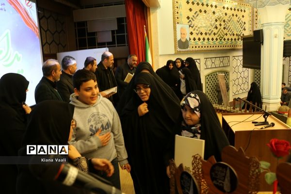 یادواره «پدران آسمانی» در دبیرستان شاهد نجمیه قم-2