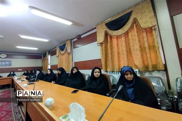 برگزاری جلسه توجیهی مدیران مدارس متوسطه با عنوان میدان۱۴صفر۲