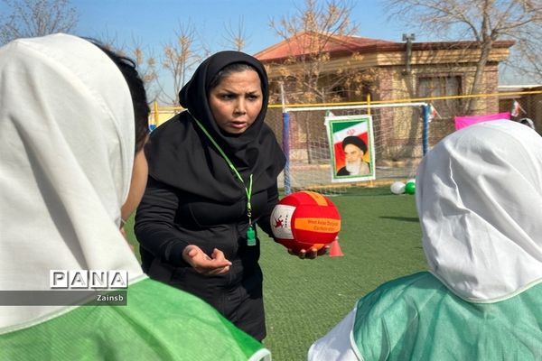 مسابقه داژبال در آموزشگاه کوثر شهر جوادآباد