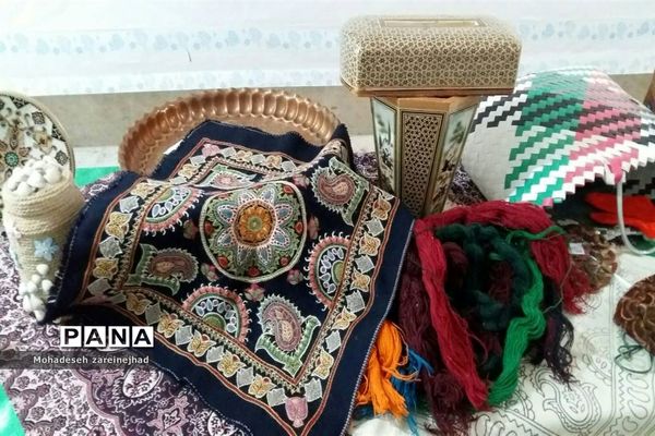 جشنواره اقوام و ملل در دبیرستان شهید زهره‌وند قرچک