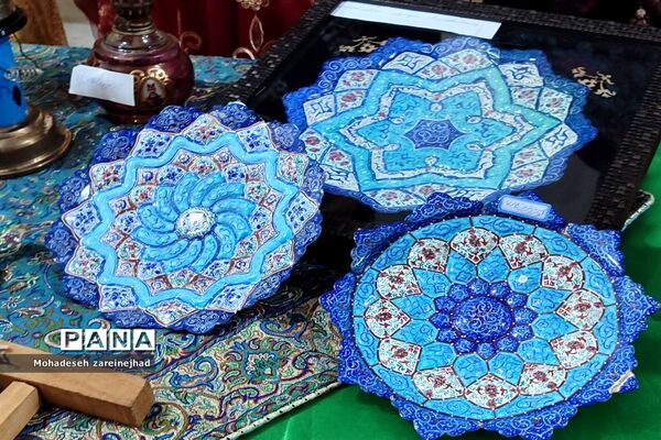 جشنواره اقوام و ملل در دبیرستان شهید زهره‌وند قرچک