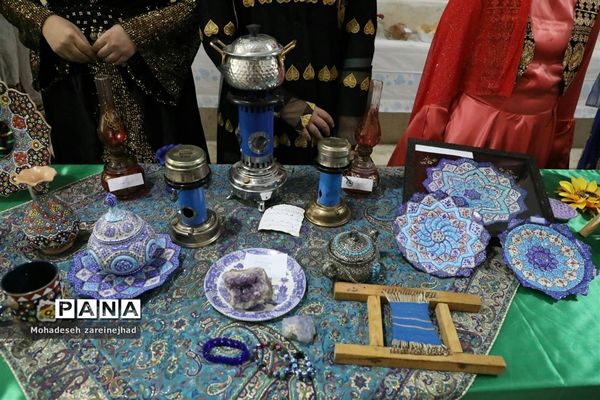 جشنواره اقوام و ملل در دبیرستان شهید زهره‌وند قرچک