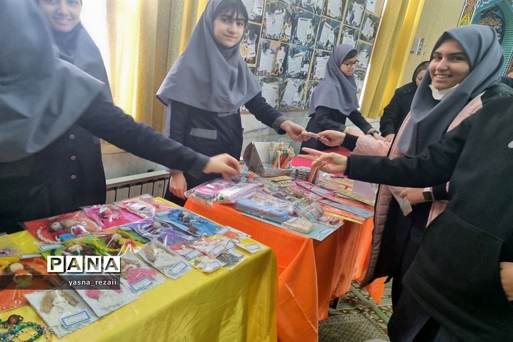 طرح مدرسه انقلاب در دبیرستان عاصمی