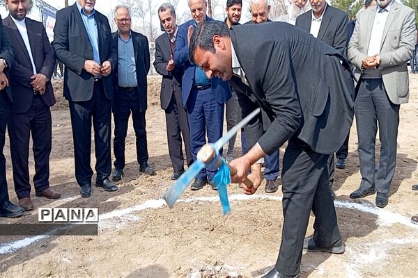 آیین کلنگ زنی و احداث مدرسه ۹ کلاسه در ورامین