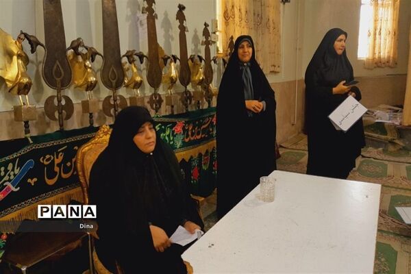 کارگاه  گفتمان مسیر روشن در قرچک