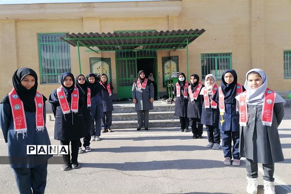 جشن پیروزی انقلاب اسلامی در دبستان شهید خلیل طهماسبی