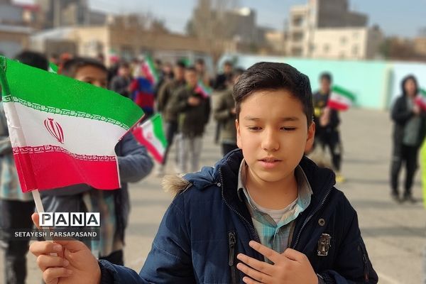 حال و هوای مدارس منطقه کهریزک در دهه فجر