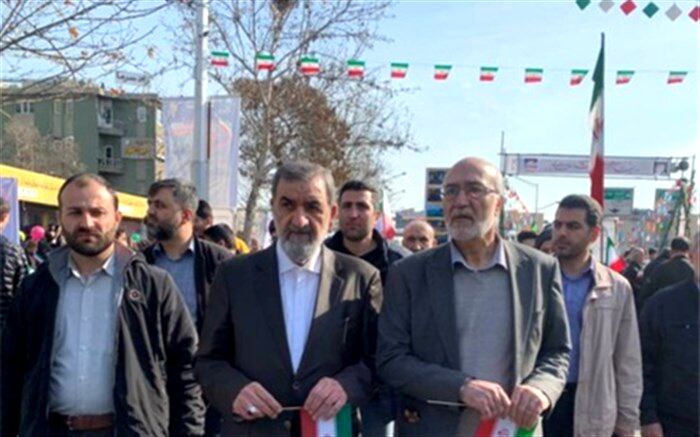 حضور محسن رضایی در راهپیمایی ۲۲ بهمن