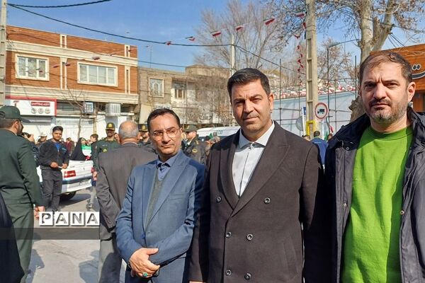 راهپیمایی ۲۲ بهمن مردم قیام پانزده خرداد