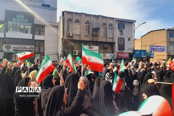 حضور کودکان قائمشهری در راهپیمایی ۲۲ بهمن