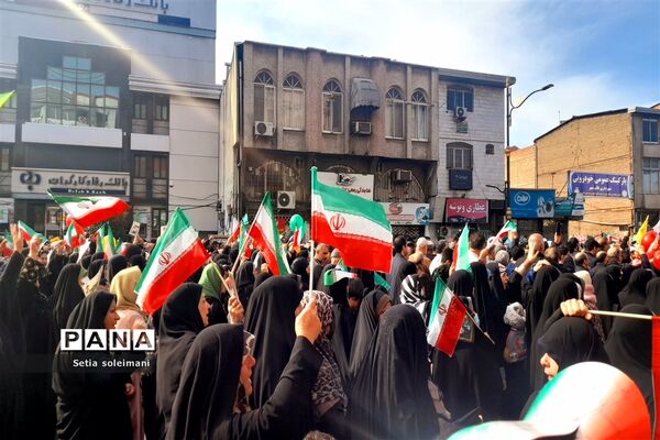 حضور کودکان قائمشهری در راهپیمایی ۲۲ بهمن