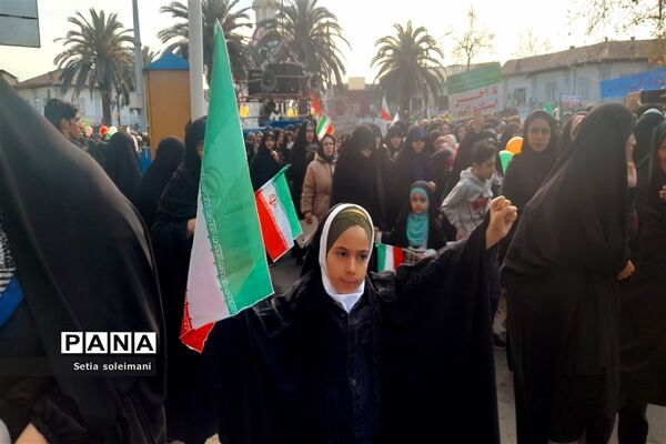 حضور کودکان قائمشهری در راهپیمایی ۲۲ بهمن