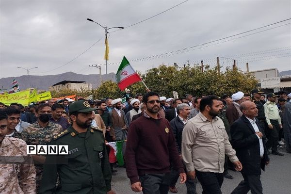 موج وحدت مردم حاجی‌آباد در راهپیمایی ۲۲ بهمن
