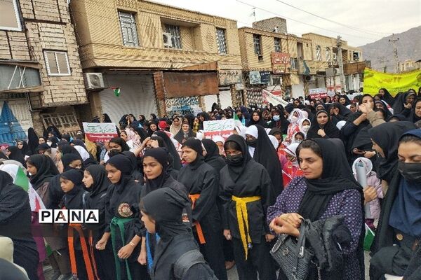 موج وحدت مردم حاجی‌آباد در راهپیمایی ۲۲ بهمن