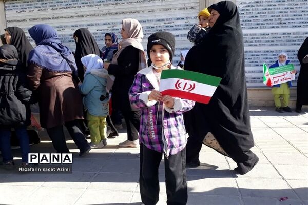 حضور مردم شیروان در راهپیمایی 22 بهمن