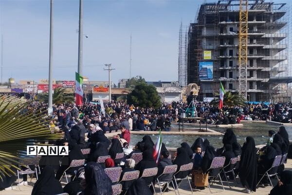 حضور پرشور مردم دارالمومنین کاشان در جشن پیروزی انقلاب