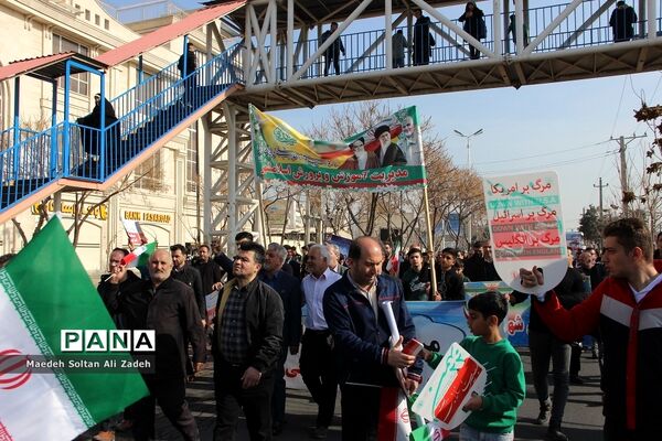 حضور پرشور مردم اسلامشهر در راهپیمایی یوم‌الله 22 بهمن
