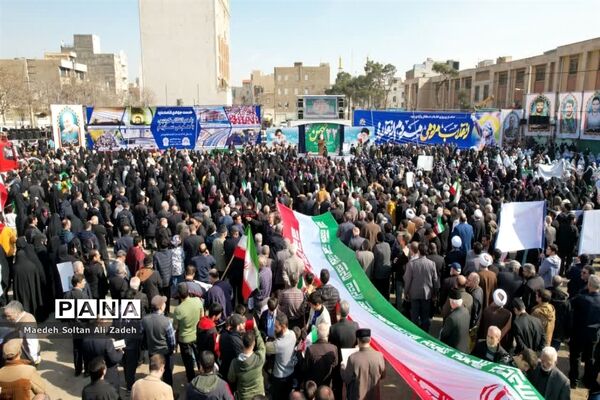 حضور پرشور مردم اسلامشهر در راهپیمایی یوم‌الله 22 بهمن