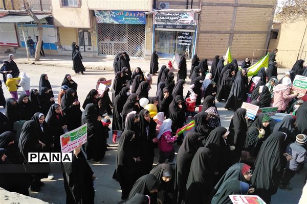 حضور پرشور مردم در راهپیمایی 22 بهمن در شهرستان بن