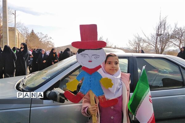 حضور پرشور مردم در راهپیمایی 22 بهمن در شهرستان بن