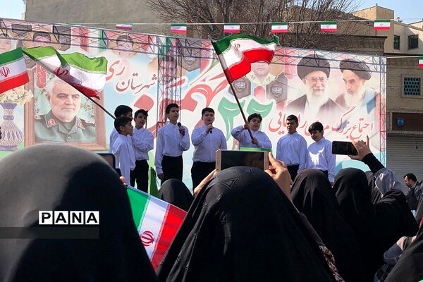 حضور باشکوه مردم ناحیه 2 شهرری در راهپیمایی 22 بهمن