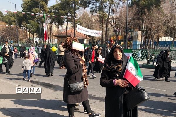 حضور باشکوه مردم ناحیه 2 شهرری در راهپیمایی 22 بهمن