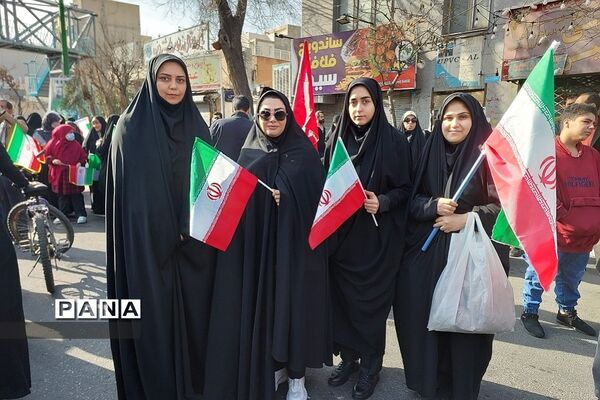 حضور باشکوه مردم ناحیه 2 شهرری در راهپیمایی 22 بهمن