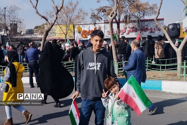 حضور باشکوه مردم ناحیه 2 شهرری در راهپیمایی 22 بهمن