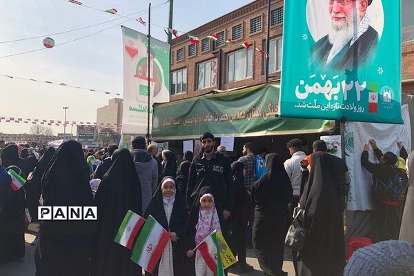 حضور باشکوه مردم ناحیه 2 شهرری در راهپیمایی 22 بهمن