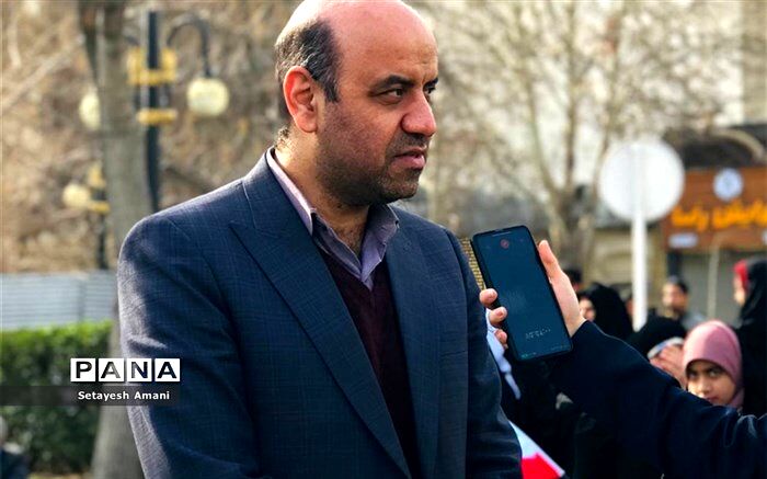 حضور همیشه در صحنه مردم بزرگترین سلاح انقلاب اسلامی ایران است