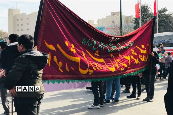 حضور پرشور آموزش و پرورش ناحیه سه مشهد در راهپیمایی 22بهمن