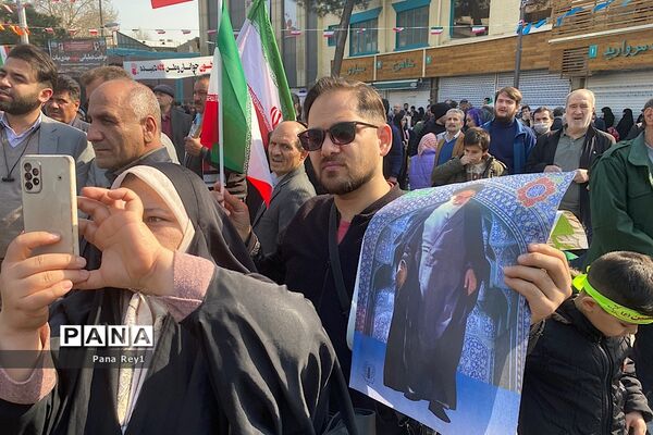 راهپیمایی پرشور مر‌دم شهرری و قیامدشت در گرامیداشت چهل و پنجمین سالگرد پیروزی انقلاب اسلامی ایران